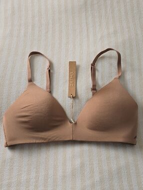 SKIMS Wireless Form T-Shirt Bra Size:34A Sienna